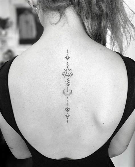 tatuajes en la columna para mujeres|40 ideas Tatuajes elegantes en columna y espalda。